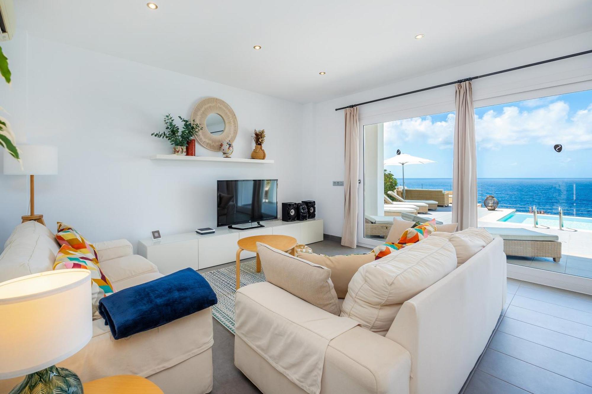 Azul Villa